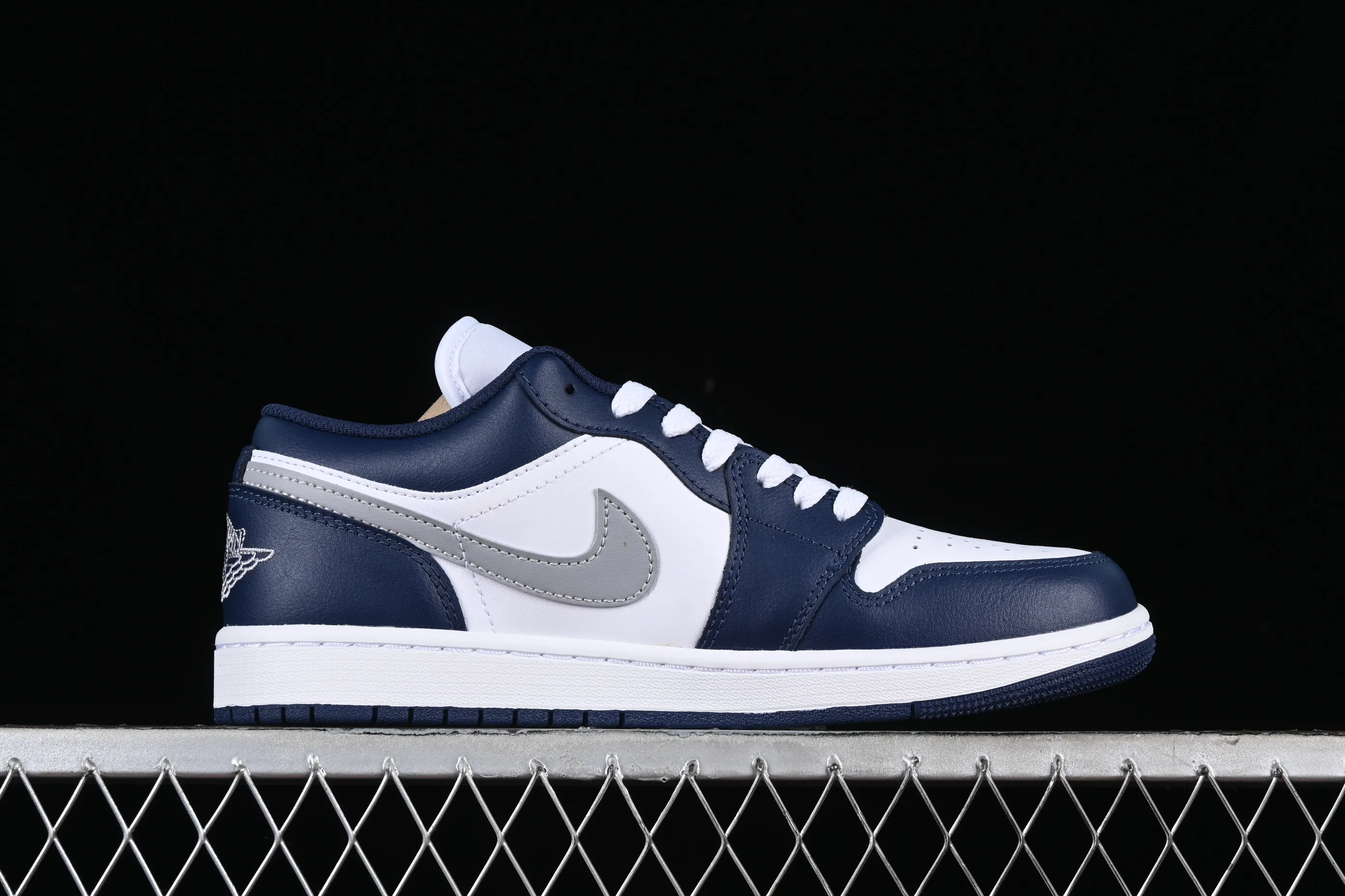 All categories Air Jordan Jordan series basketball shoes Air Jordan 1 Low G version pure original Air Jordan 1 Low AJ1 Joe 1 white blue gray low-top cultural basketball shoes 553558-141